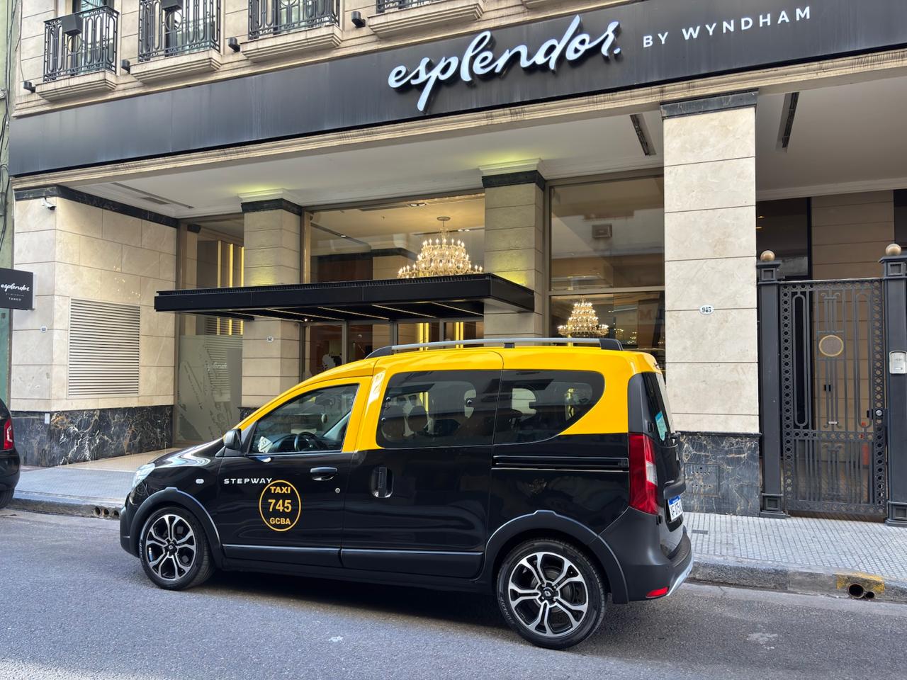Autos / Sedanes Ejecutivos